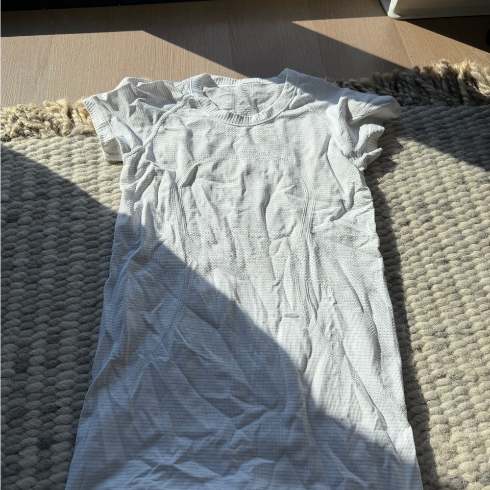 Lululemon White Short Sleeve T-Shirt